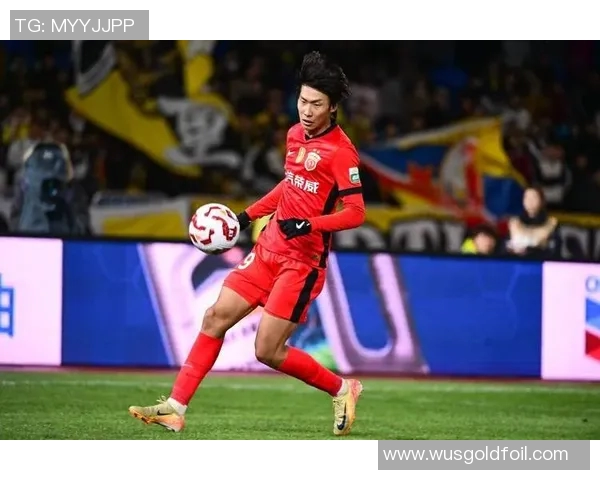 中国足球崛起新星闪耀赛场引发全球关注与热议